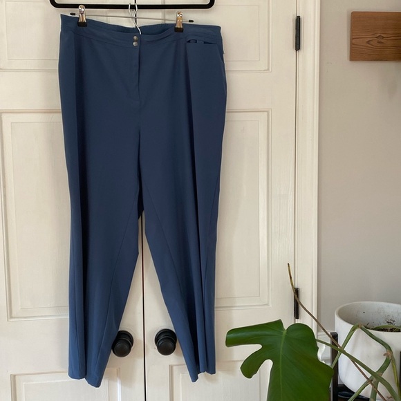 Chico’s Zenergy Size 2 Women Pants Slate Blue Wide Leg Front Pocket Chico Medium - Picture 1 of 10